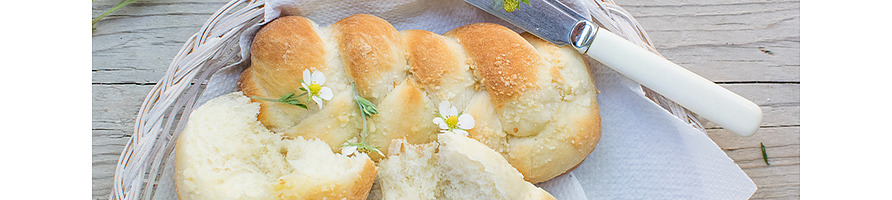 Bread & Cake Display